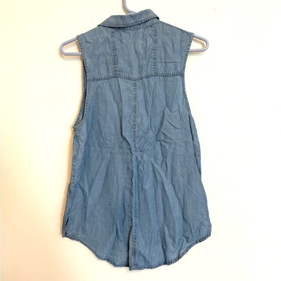 2/$15 Forever 21 - Blue Denim Sleeveless Button-Down Shirt Blouse | Size S - Picture 6 of 7
